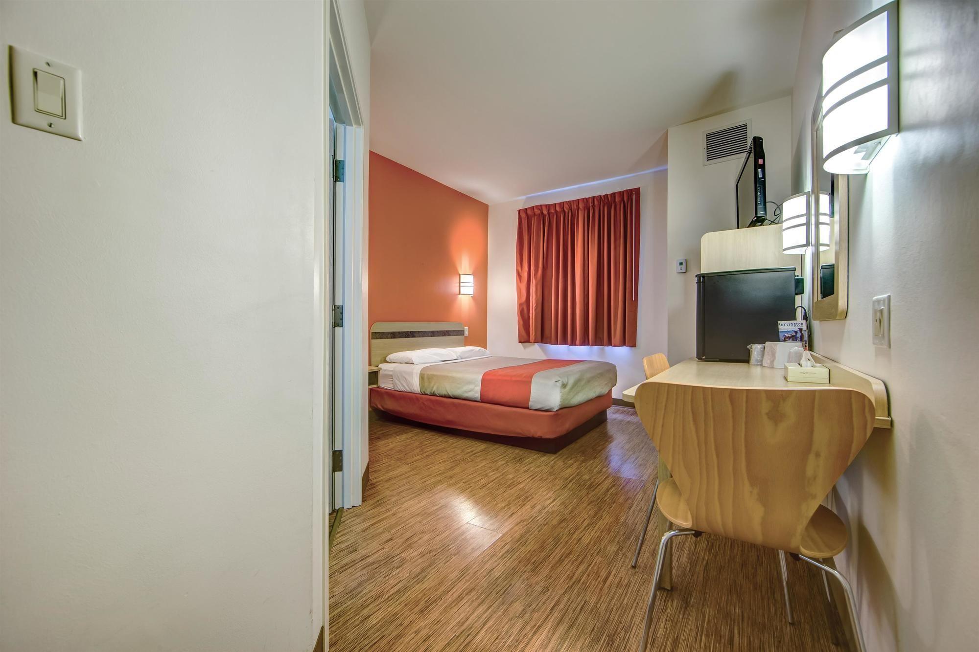 Motel 6-Burlington, On - Toronto West - Oakville Bagian luar foto