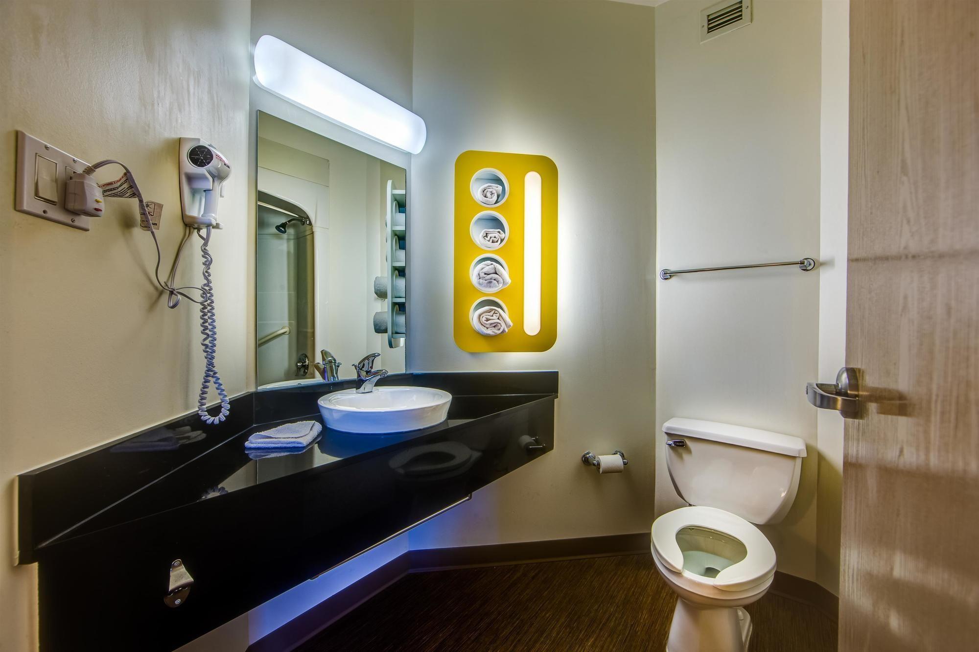 Motel 6-Burlington, On - Toronto West - Oakville Bagian luar foto